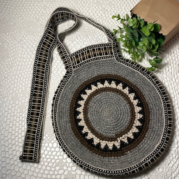 Handcrafted BOHO purse crossbody - Picture 1 of 7